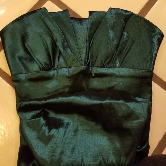 Arden B Shimmering Deep Green Tube Style Cocktail Dress - Picture 8 of 9